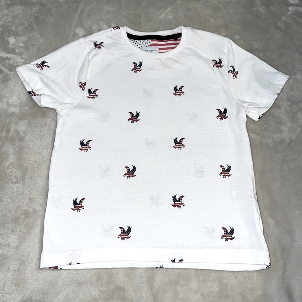 Denim & Flower Boys White w/ Patriotic Eagles Tshirt | Size 5/6 or 110cm